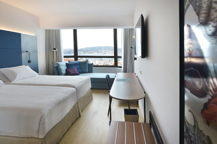 Room 9 of 50