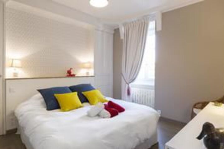 Room 3 of 12