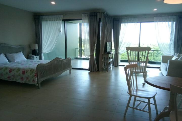 Room 14 of 22