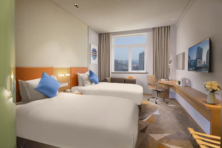 Room 8 of 29