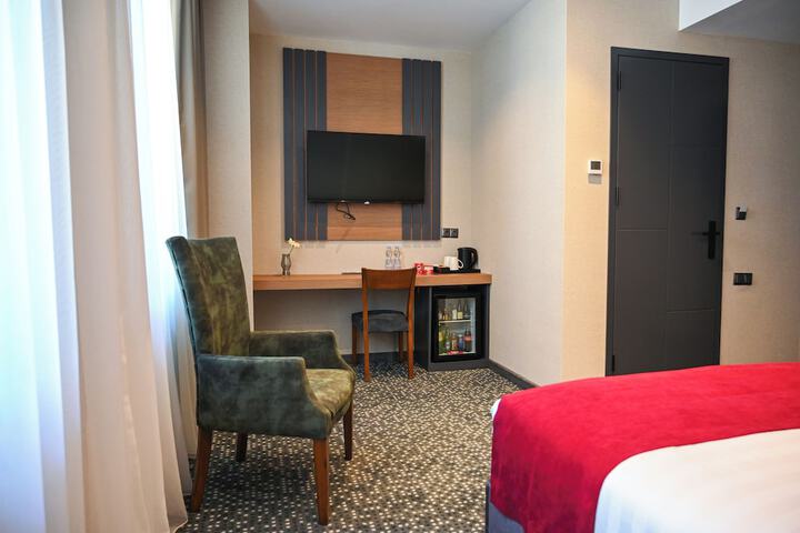 Room 15 of 84