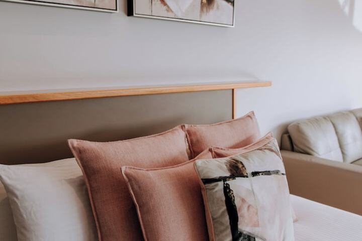 Room 43 of 288