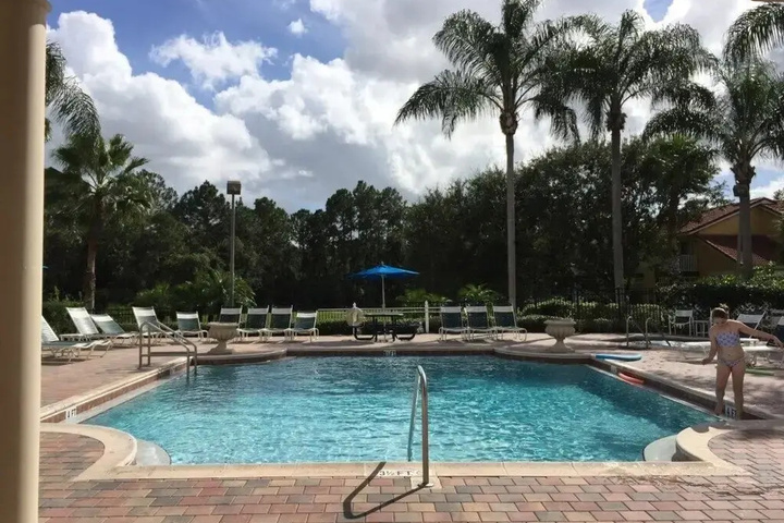 Pool 12 of 22