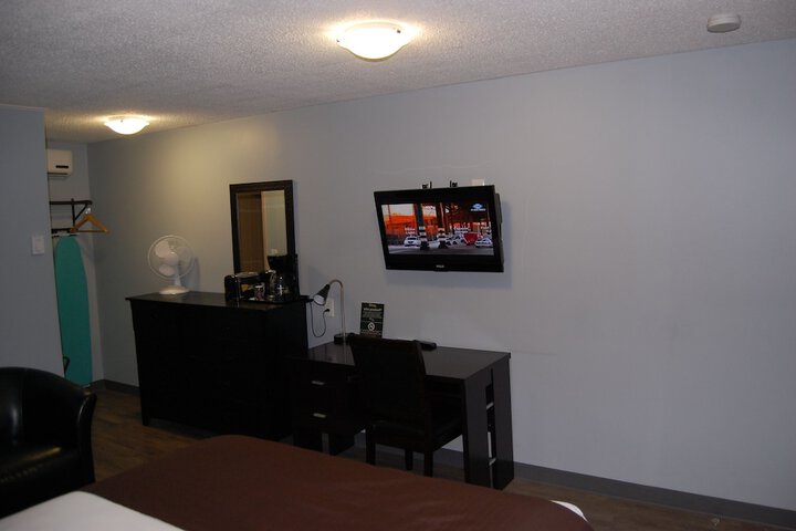 Room 9 of 47