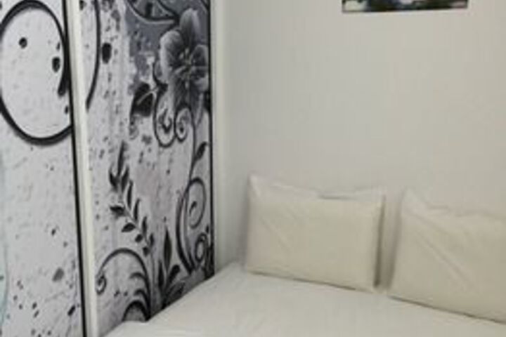 Room 11 of 22