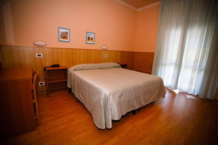Room 23 of 119