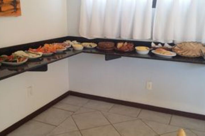 Dining 7 of 23