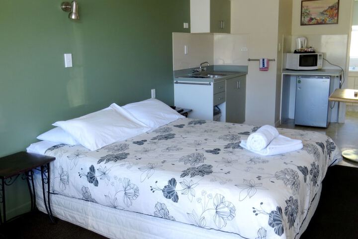 Room 7 of 33