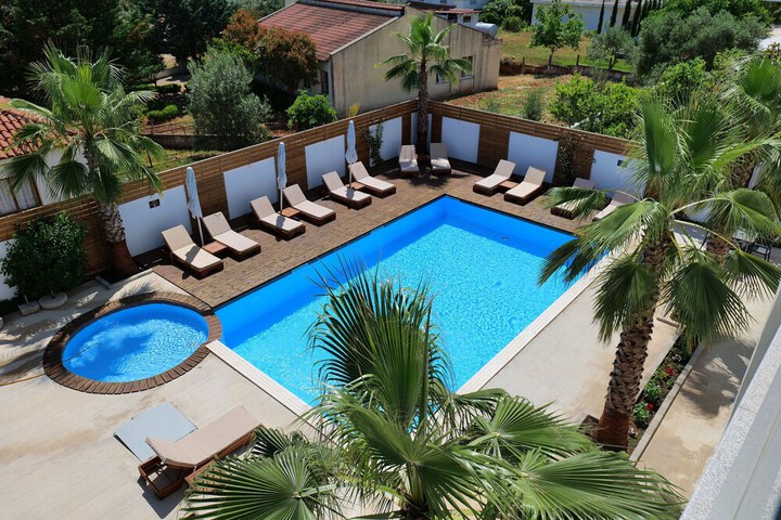 Terrace/Patio 100 of 103