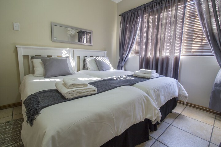 Room 11 of 24