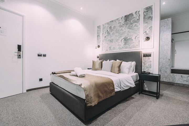 Room 16 of 39