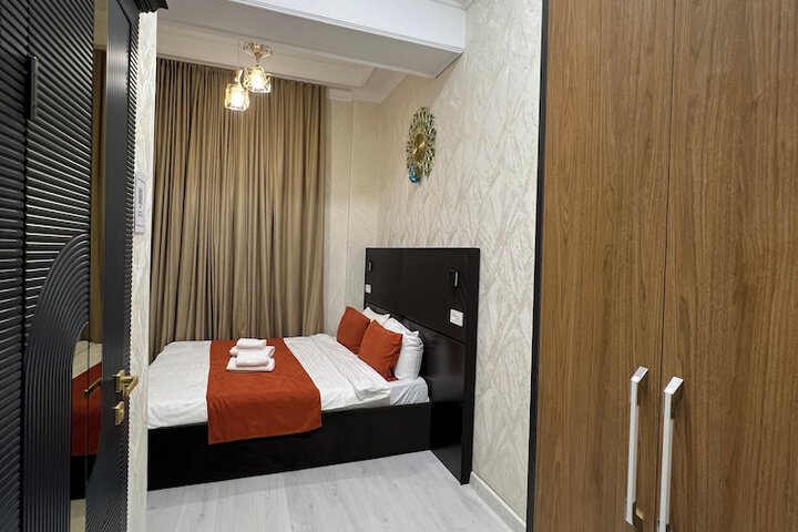Room 14 of 38