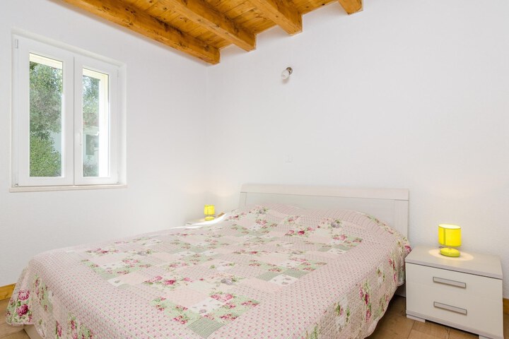 Room 3 of 20
