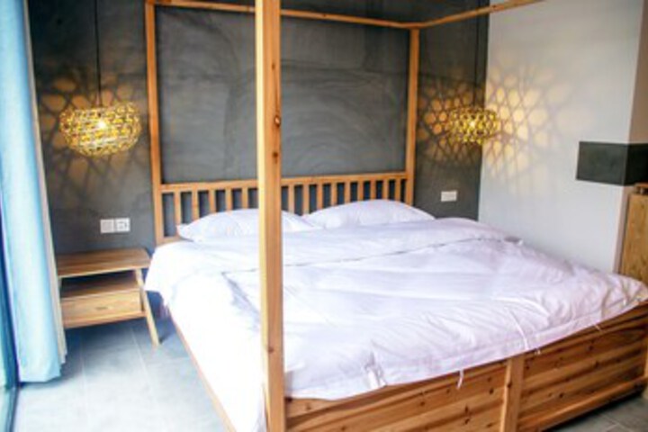 Room 20 of 27