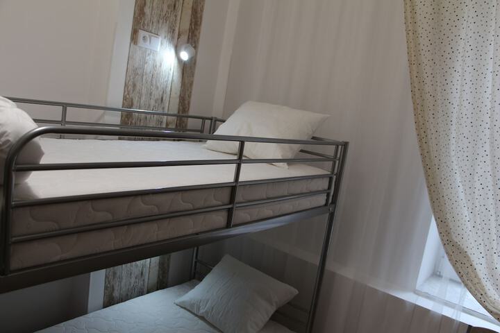 Room 48 of 159