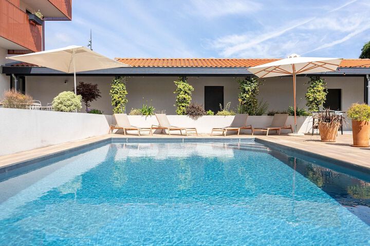 Pool 54 of 151