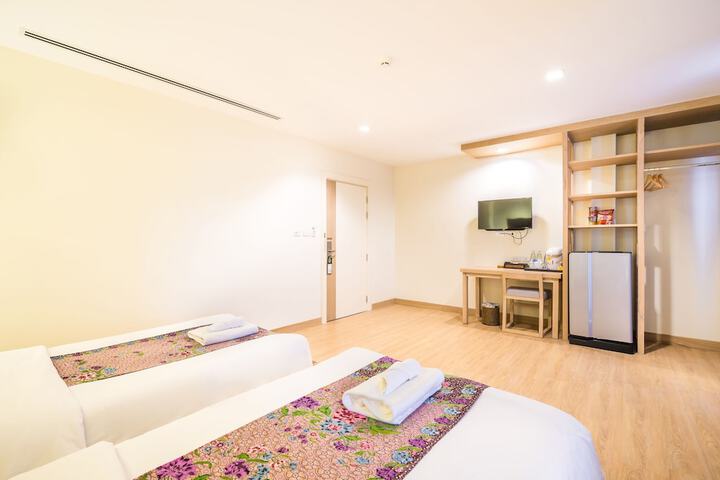 Room 12 of 62