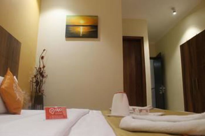 Room 4 of 13