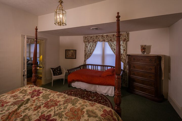 Room 44 of 95