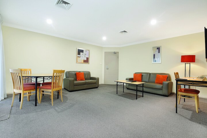 Room 15 of 34