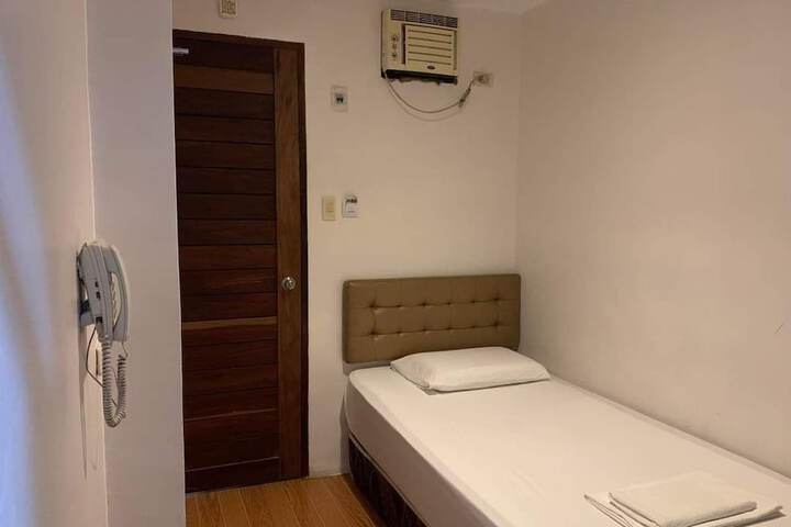 Room 2 of 90