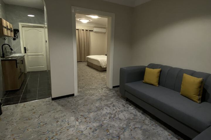 Room 11 of 24