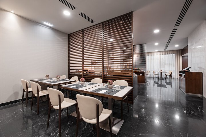 Dining 44 of 74