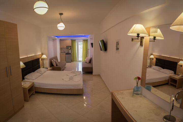 Room 12 of 67
