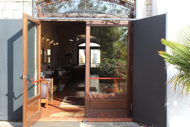 Hotel 43 of 64