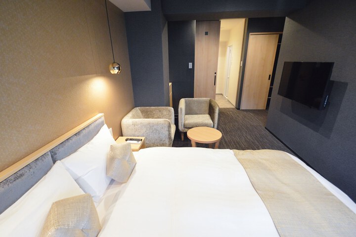 Room 8 of 47