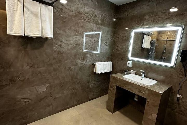 Room 20 of 36