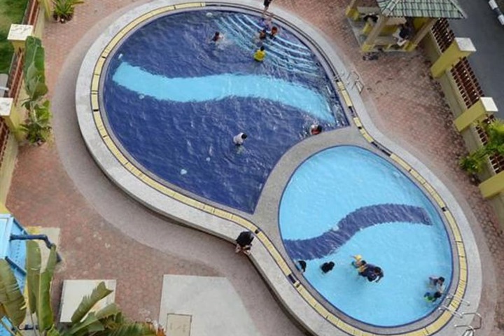 Pools & Facilities