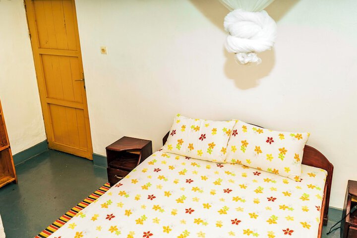 Room 35 of 144