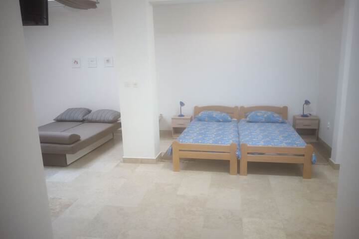 Room 5 of 59