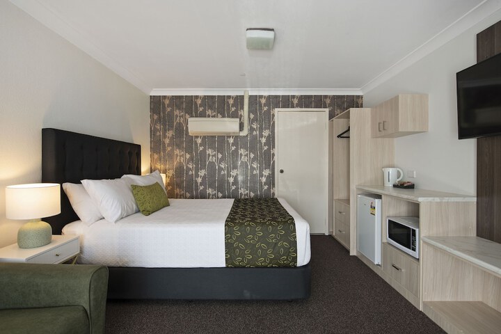 Room 3 of 88
