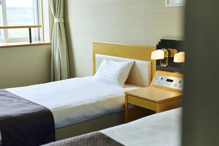 Room 15 of 90