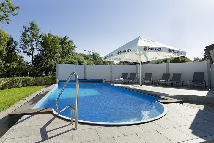 Pool 26 of 39