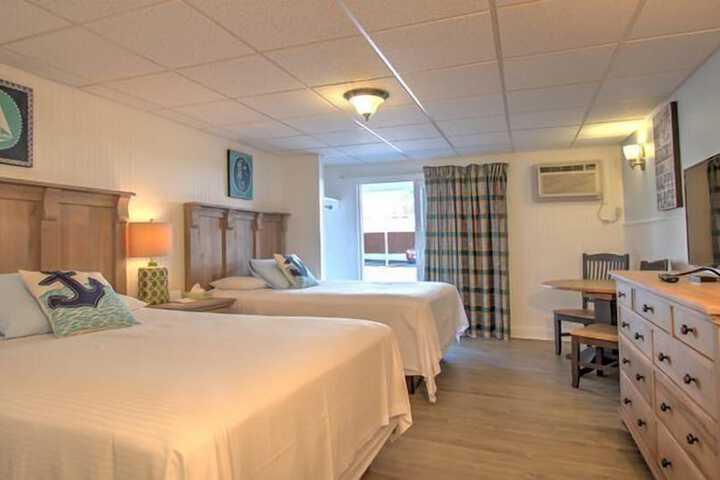 Room 8 of 33