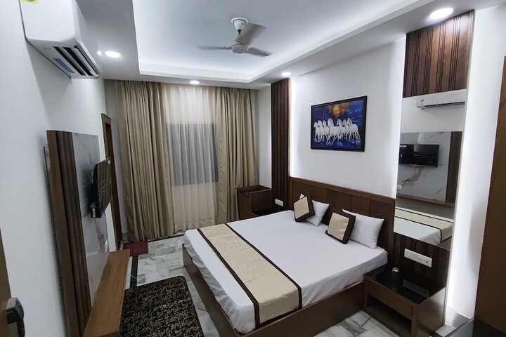 Room 7 of 42