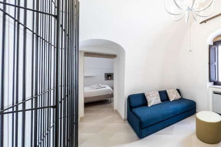 Room 15 of 49