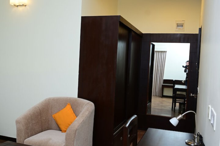 Room 18 of 31