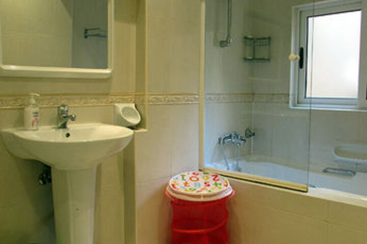 Room 4 of 38