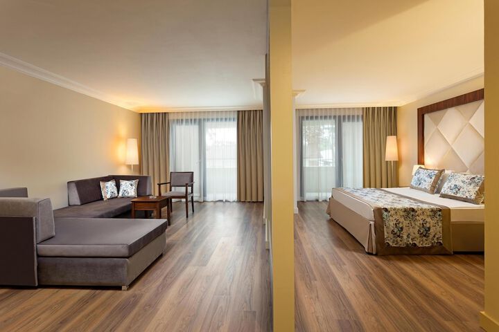 Room 34 of 341
