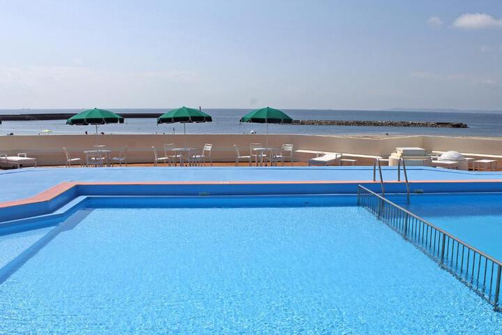 Hotel Pool