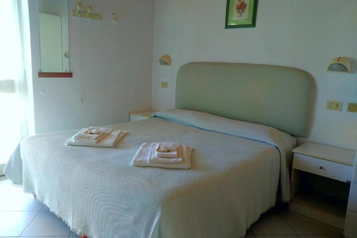 Room 2 of 45