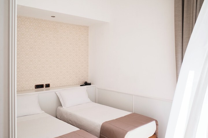 Room 41 of 95