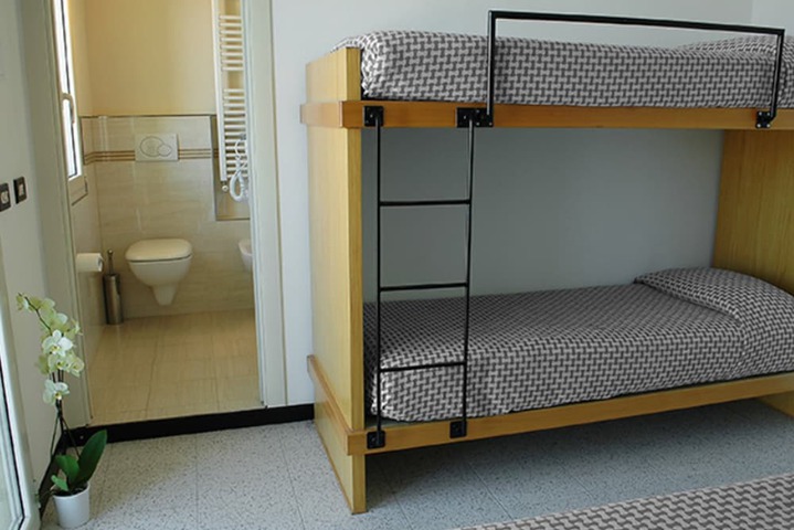 Room 10 of 61