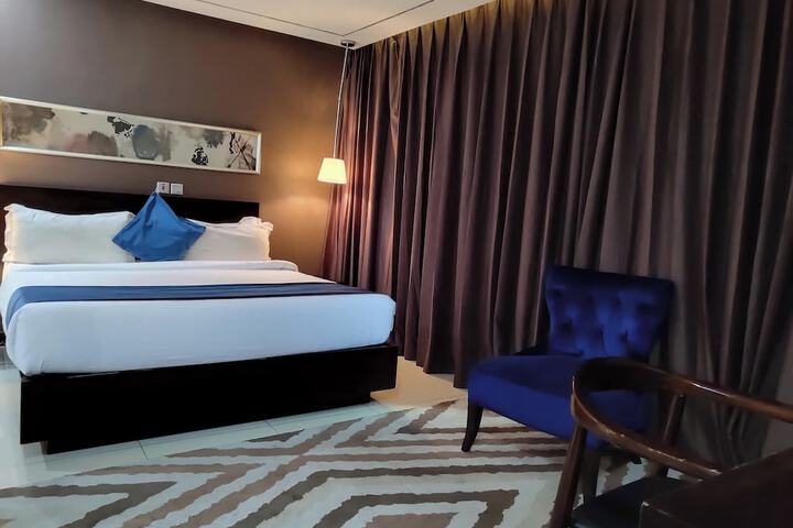 Room 10 of 47