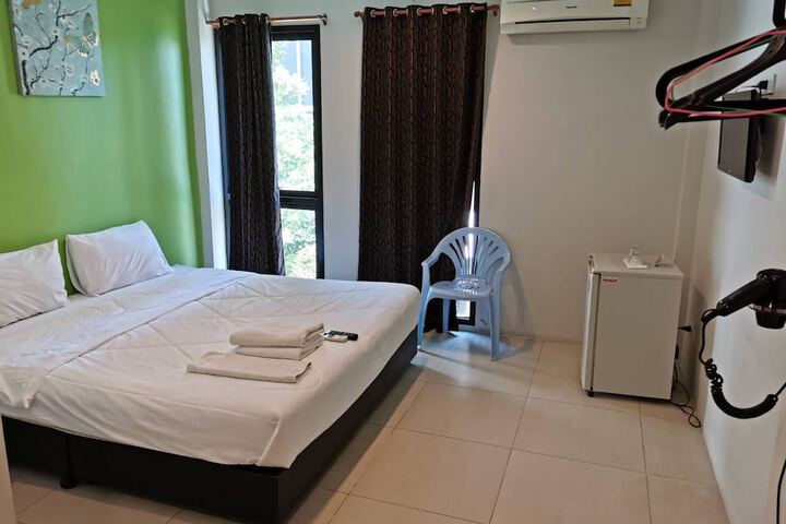 Room 10 of 26