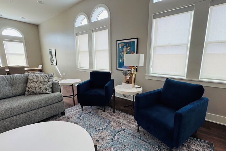 Room 10 of 16